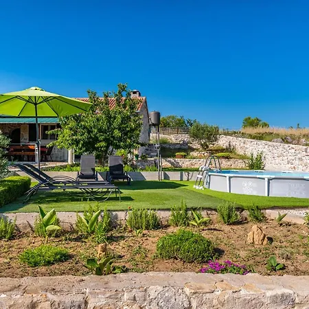 Ante With Beautiful Private Garden Nadin