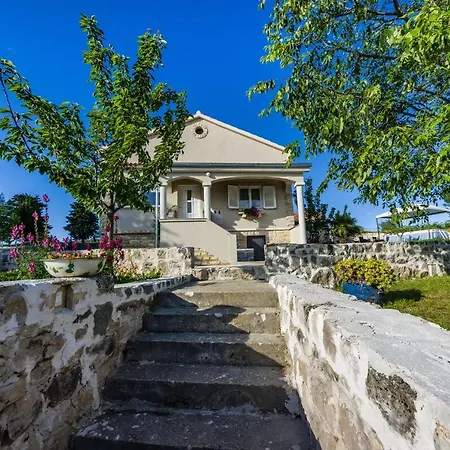 Ante With Beautiful Private Garden Semesterbostad *