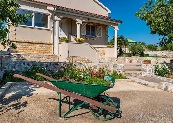 بيت للعطل Ante With Beautiful Private Garden *