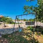 Ante With Beautiful Private Garden Hébergement de vacances *